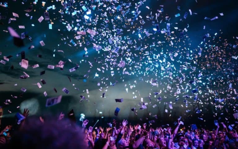 What Does It Mean To Dream Of Receiving Money?