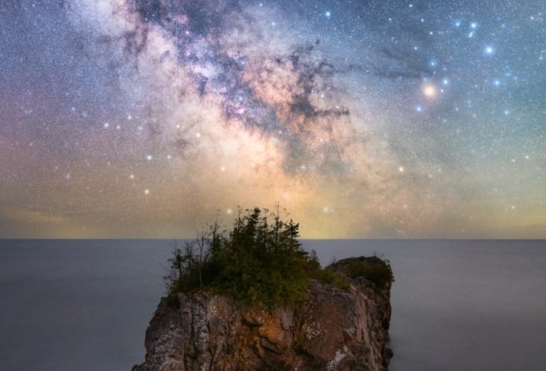 Ten Of Wands: Yes Or No? (Upright, Reversed & Love Meaning)