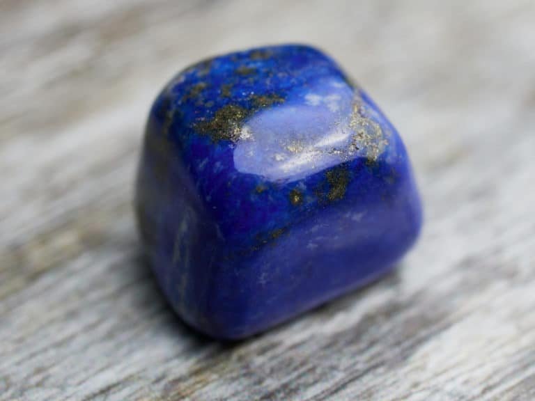 can lapis lazuli go in water?
